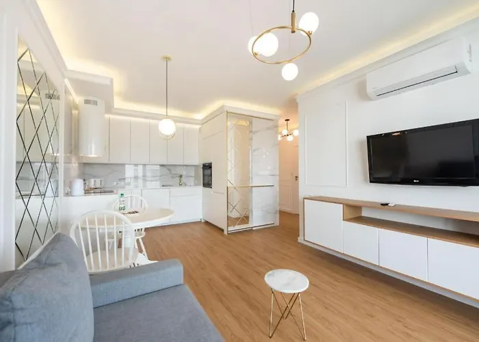 Golden Apartment Prestige With Parking In Warsaw Bemowo