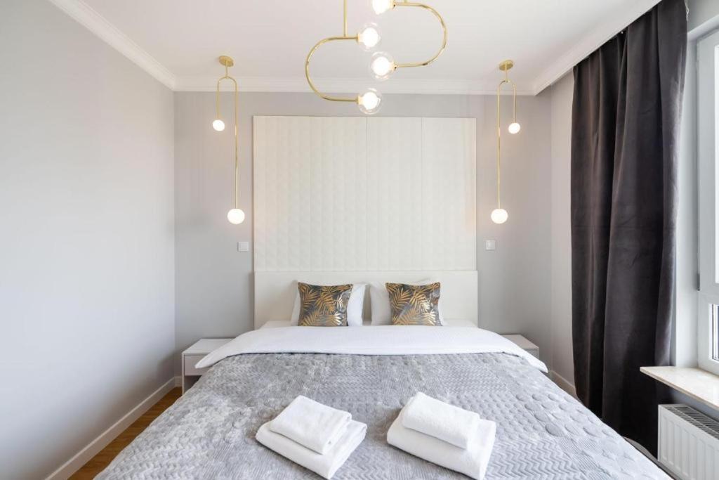 Golden Prestige With Parking In Bemowo * Warszawa