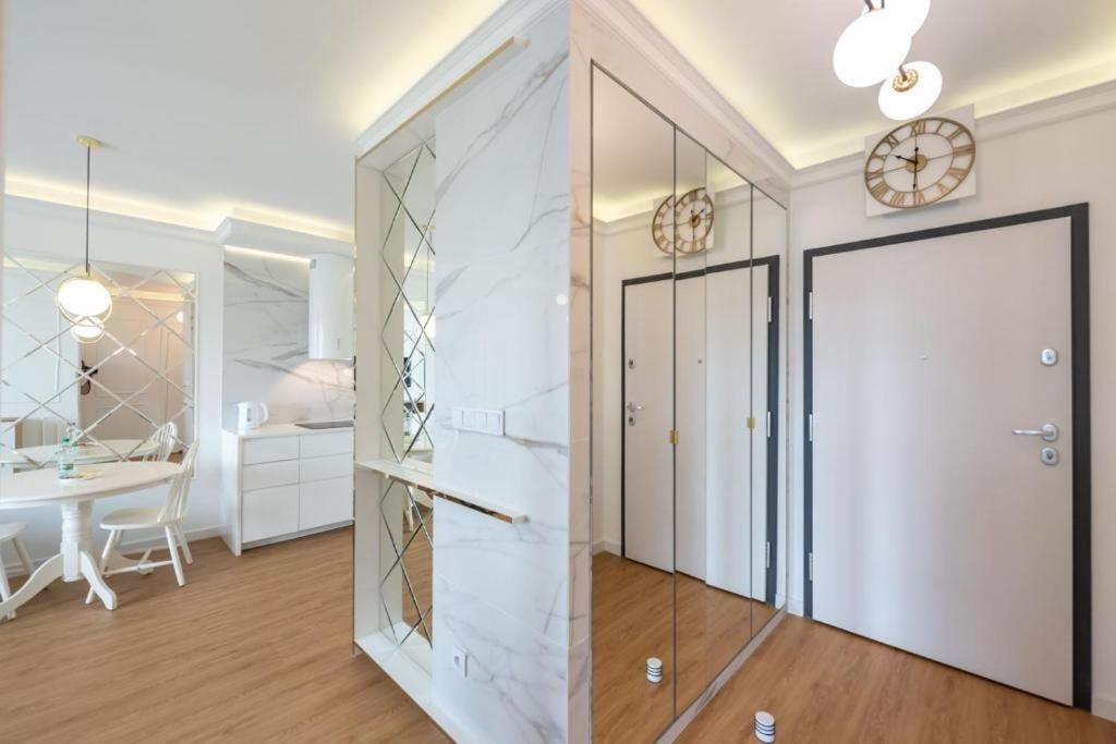 Golden Prestige With Parking In Bemowo Apartament Warszawa