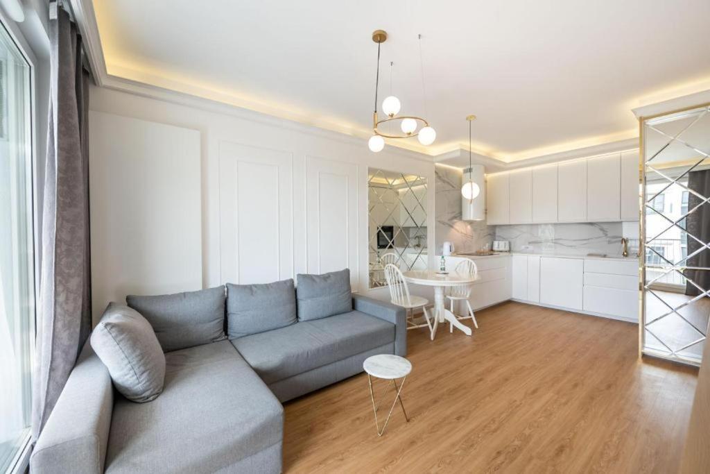 Apartament Golden Prestige With Parking In Bemowo *